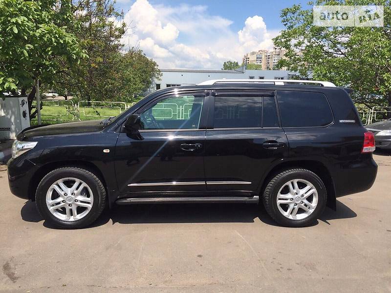 Внедорожник / Кроссовер Toyota Land Cruiser 2011 в Киеве