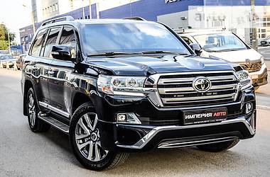 Внедорожник / Кроссовер Toyota Land Cruiser 2018 в 
