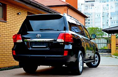 Позашляховик / Кросовер Toyota Land Cruiser 2013 в Одесі