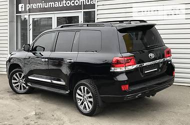 Внедорожник / Кроссовер Toyota Land Cruiser 2018 в Киеве