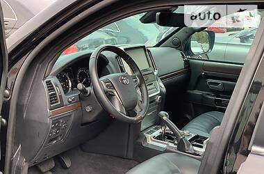 Позашляховик / Кросовер Toyota Land Cruiser 2018 в 