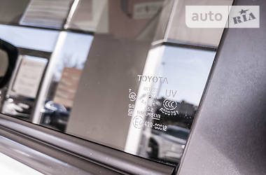 Позашляховик / Кросовер Toyota Land Cruiser 2012 в 