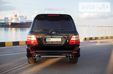 Позашляховик / Кросовер Toyota Land Cruiser 1999 в 