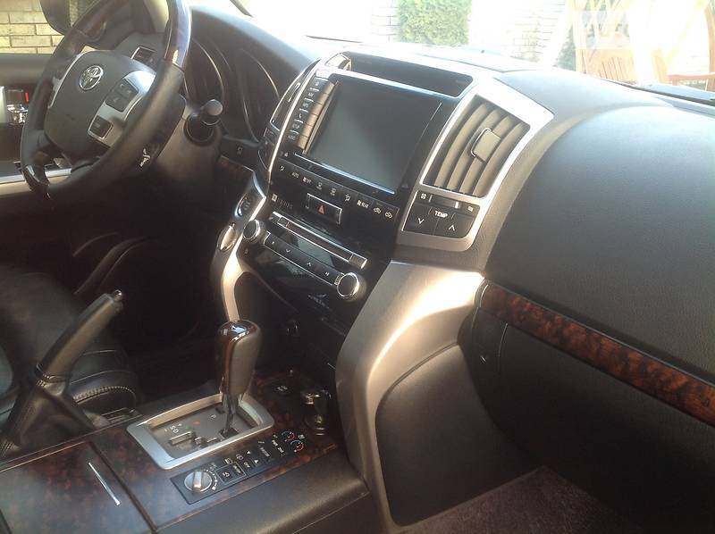 Позашляховик / Кросовер Toyota Land Cruiser 2012 в Чернівцях