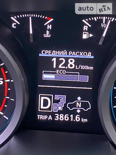 Внедорожник / Кроссовер Toyota Land Cruiser 2014 в 