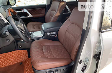 Позашляховик / Кросовер Toyota Land Cruiser 2017 в 