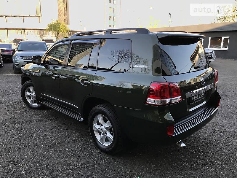Позашляховик / Кросовер Toyota Land Cruiser 2011 в Києві