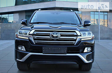 Позашляховик / Кросовер Toyota Land Cruiser 2017 в 