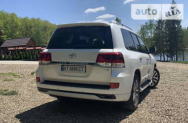 Позашляховик / Кросовер Toyota Land Cruiser 2017 в 