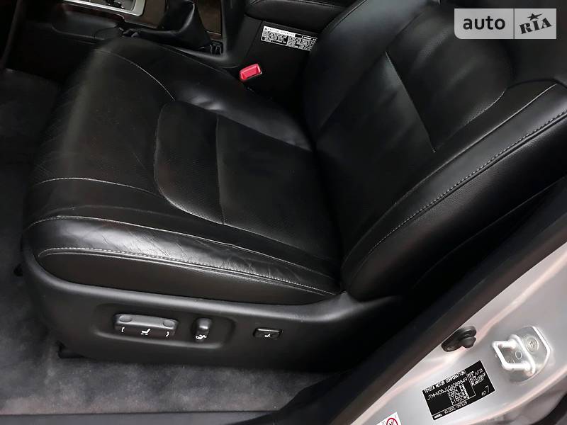Позашляховик / Кросовер Toyota Land Cruiser 2012 в Чернівцях