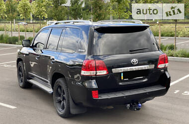 Позашляховик / Кросовер Toyota Land Cruiser 2011 в 