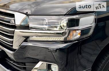 Внедорожник / Кроссовер Toyota Land Cruiser 2020 в 