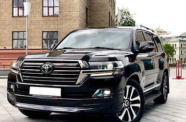 Внедорожник / Кроссовер Toyota Land Cruiser 2020 в 