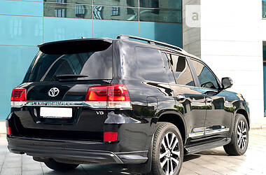 Внедорожник / Кроссовер Toyota Land Cruiser 2020 в 