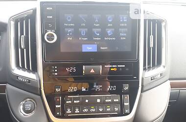 Позашляховик / Кросовер Toyota Land Cruiser 2020 в 