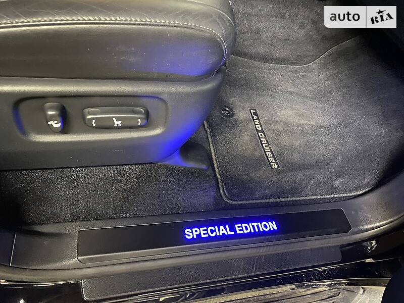 Внедорожник / Кроссовер Toyota Land Cruiser 2017 в Днепре фото 4 Внедорожник / Кроссовер Toyota Land Cruiser 2017 в Днепре