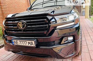 Позашляховик / Кросовер Toyota Land Cruiser 2017 в 