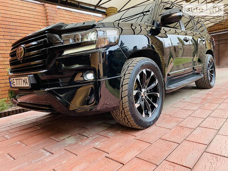 Внедорожник / Кроссовер Toyota Land Cruiser 2017 в Днепре фото 123 Внедорожник / Кроссовер Toyota Land Cruiser 2017 в Днепре