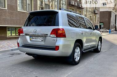 Позашляховик / Кросовер Toyota Land Cruiser 2012 в Одесі