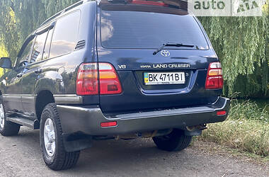 Внедорожник / Кроссовер Toyota Land Cruiser 2002 в Ровно