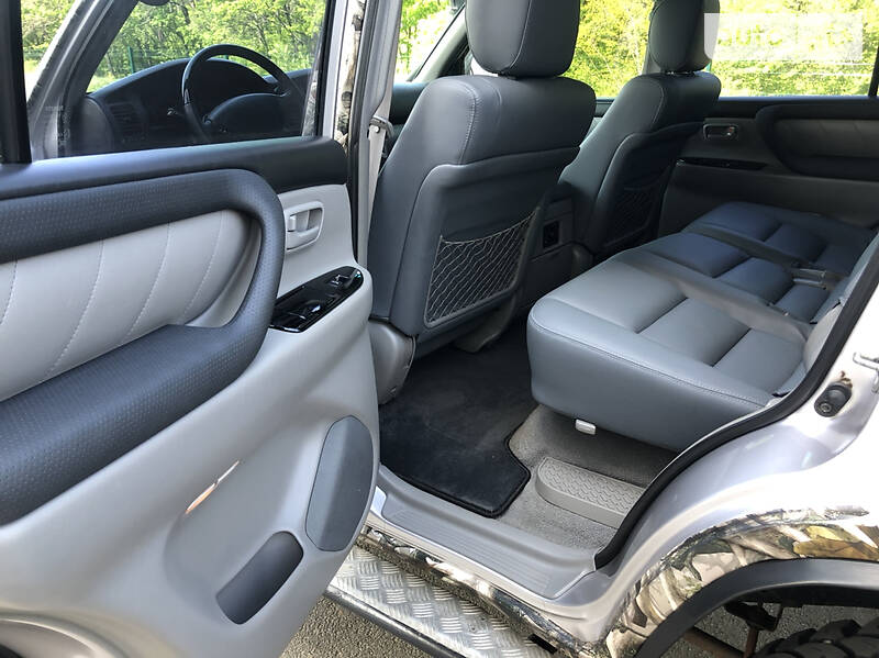 Внедорожник / Кроссовер Toyota Land Cruiser 2005 в Харькове
