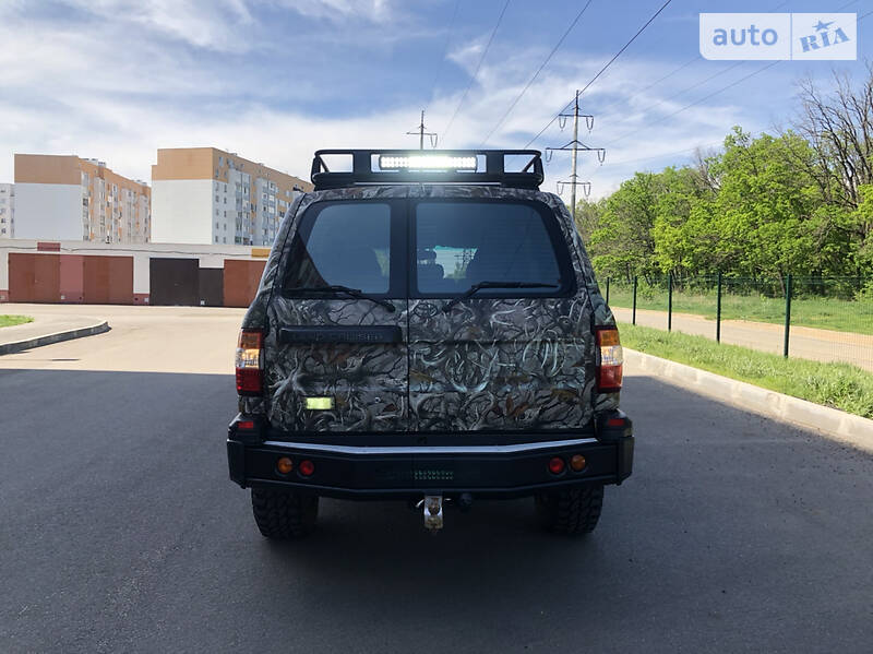 Внедорожник / Кроссовер Toyota Land Cruiser 2005 в Харькове