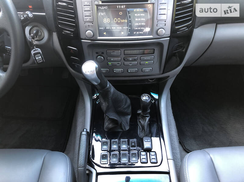 Внедорожник / Кроссовер Toyota Land Cruiser 2005 в Харькове