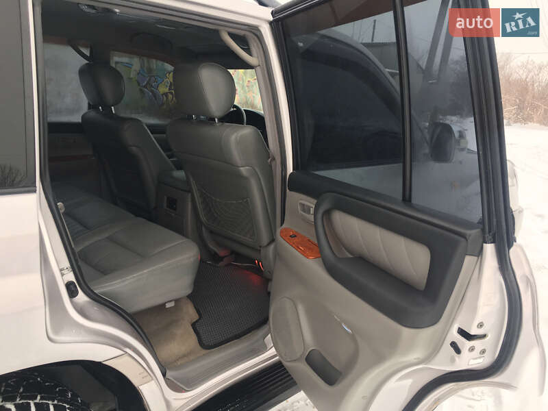Позашляховик / Кросовер Toyota Land Cruiser 2003 в Мукачевому