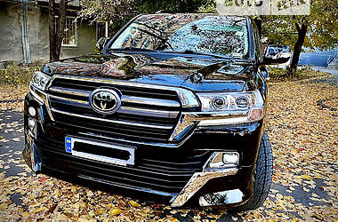 Внедорожник / Кроссовер Toyota Land Cruiser 2017 в Ужгороде