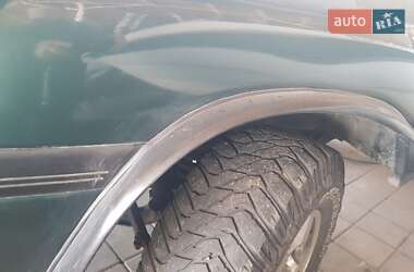 Внедорожник / Кроссовер Toyota Land Cruiser 1998 в 