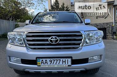 Позашляховик / Кросовер Toyota Land Cruiser 2011 в Києві