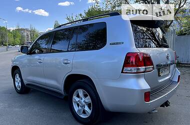 Внедорожник / Кроссовер Toyota Land Cruiser 2011 в Киеве