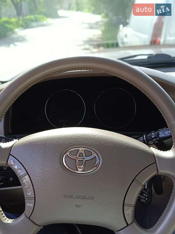 Позашляховик / Кросовер Toyota Land Cruiser 2003 в Дніпрі