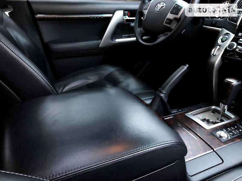 Внедорожник / Кроссовер Toyota Land Cruiser 2013 в Киеве фото 31 Внедорожник / Кроссовер Toyota Land Cruiser 2013 в Киеве