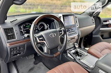 Внедорожник / Кроссовер Toyota Land Cruiser 2020 в Киеве