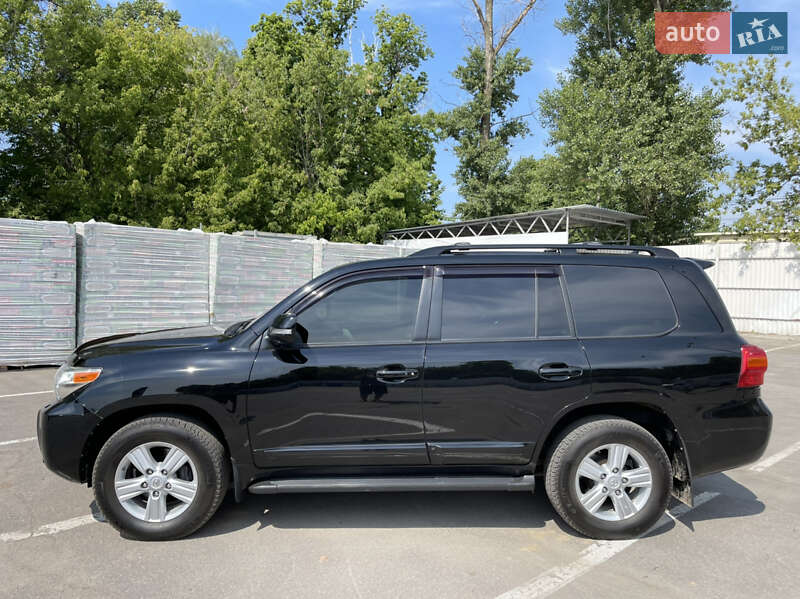 Внедорожник / Кроссовер Toyota Land Cruiser 2013 в Кременчуге