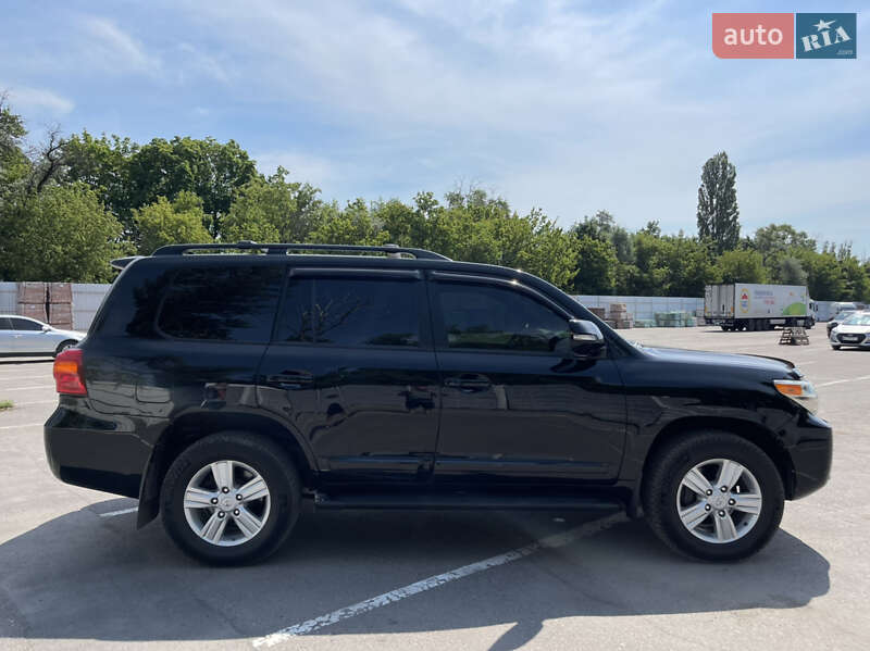 Внедорожник / Кроссовер Toyota Land Cruiser 2013 в Кременчуге