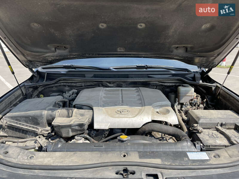 Внедорожник / Кроссовер Toyota Land Cruiser 2013 в Кременчуге