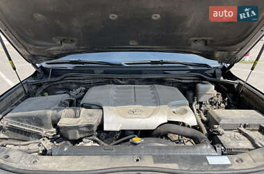 Позашляховик / Кросовер Toyota Land Cruiser 2013 в 