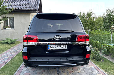 Позашляховик / Кросовер Toyota Land Cruiser 2016 в 