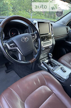 Позашляховик / Кросовер Toyota Land Cruiser 2016 в 