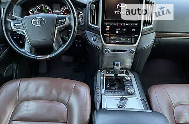 Позашляховик / Кросовер Toyota Land Cruiser 2016 в 