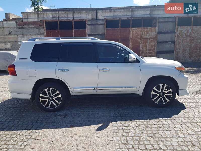 Внедорожник / Кроссовер Toyota Land Cruiser 2014 в Первомайске