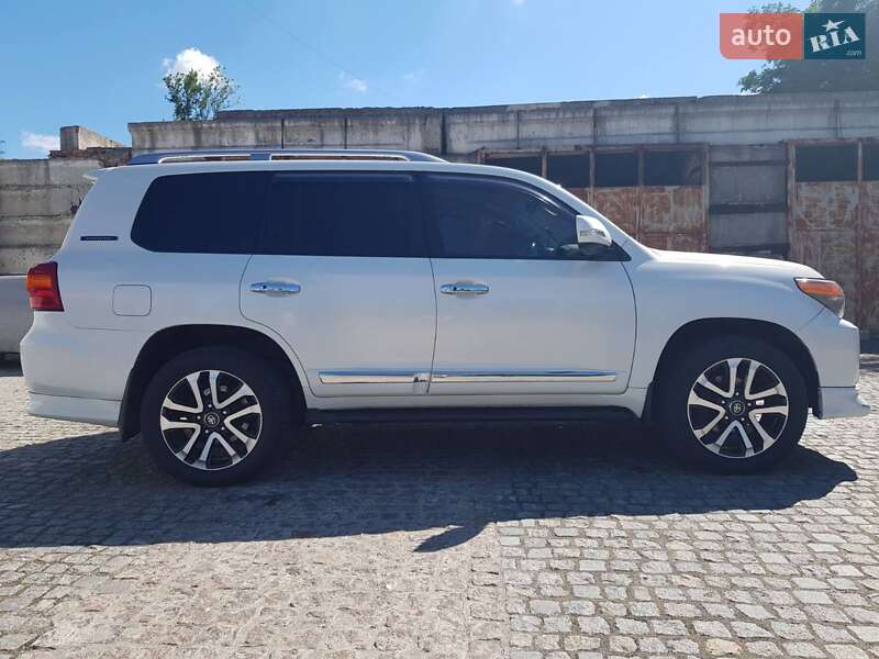 Внедорожник / Кроссовер Toyota Land Cruiser 2014 в Первомайске