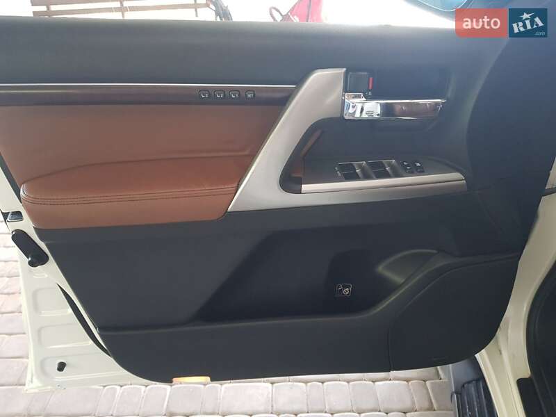 Внедорожник / Кроссовер Toyota Land Cruiser 2014 в Первомайске