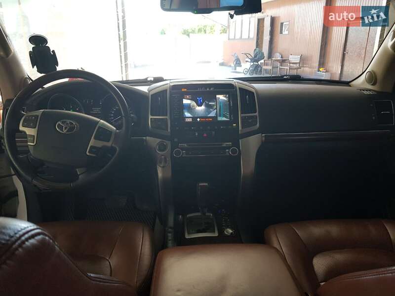 Внедорожник / Кроссовер Toyota Land Cruiser 2014 в Первомайске