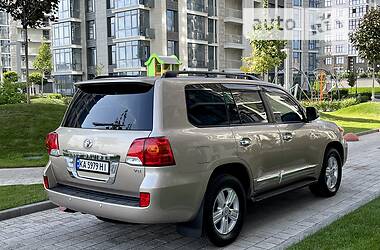 Позашляховик / Кросовер Toyota Land Cruiser 2012 в Києві