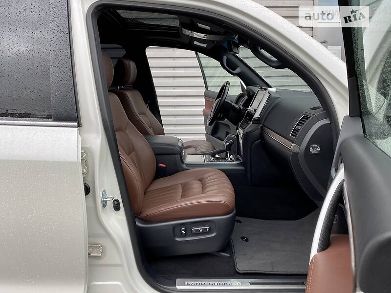 Внедорожник / Кроссовер Toyota Land Cruiser 2020 в Киеве
