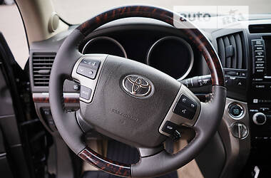 Внедорожник / Кроссовер Toyota Land Cruiser 2011 в Ковеле