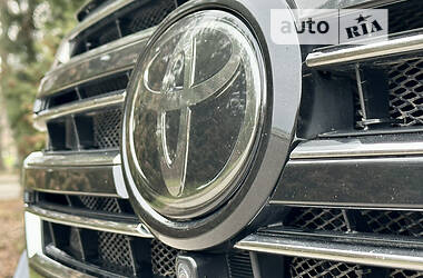 Позашляховик / Кросовер Toyota Land Cruiser 2018 в 